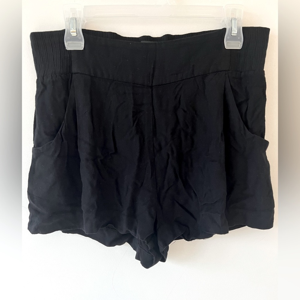 Aritzia Talula  high waist shorts
